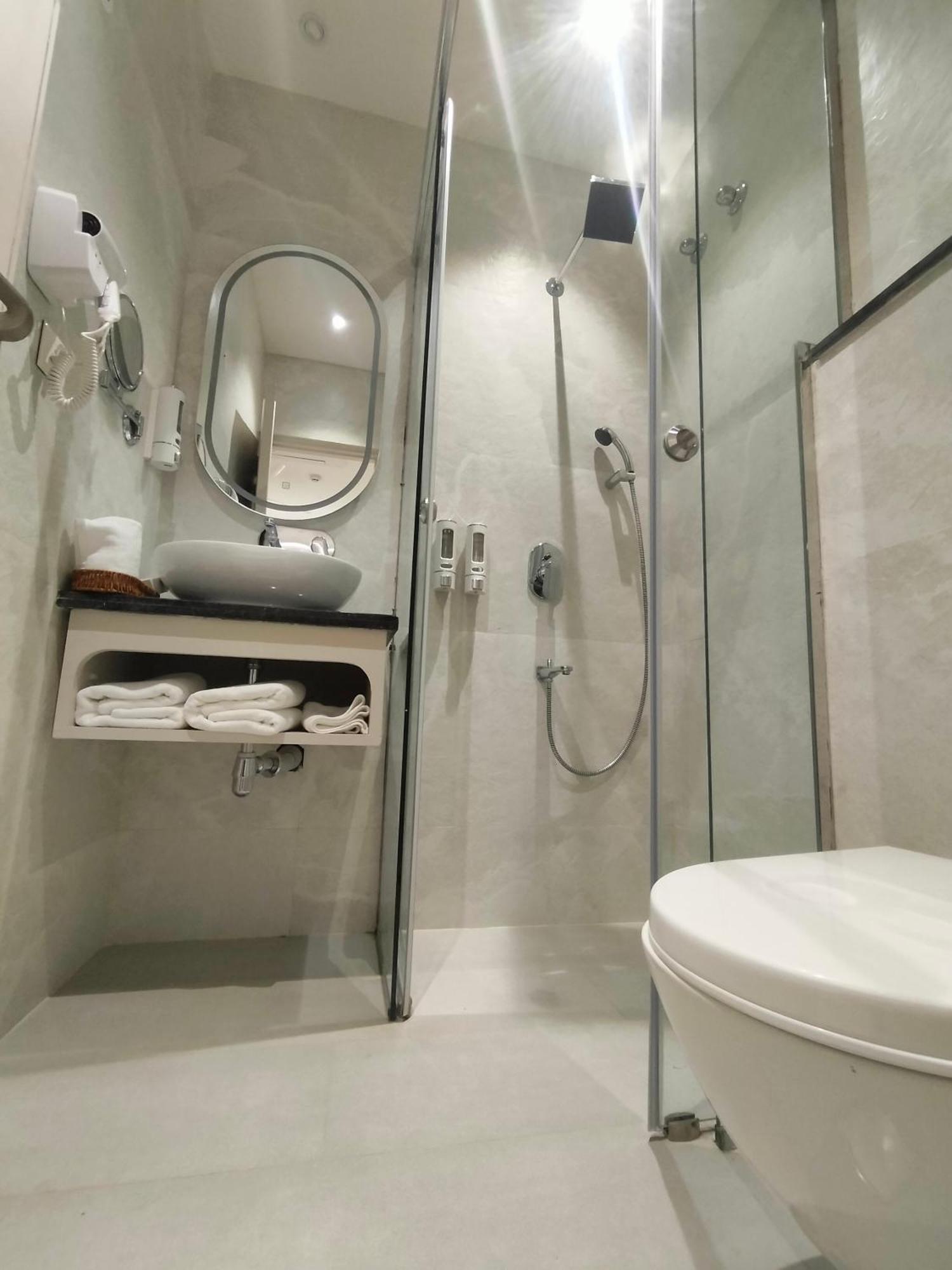 Hiraya Hotels Mohali Eksteriør billede