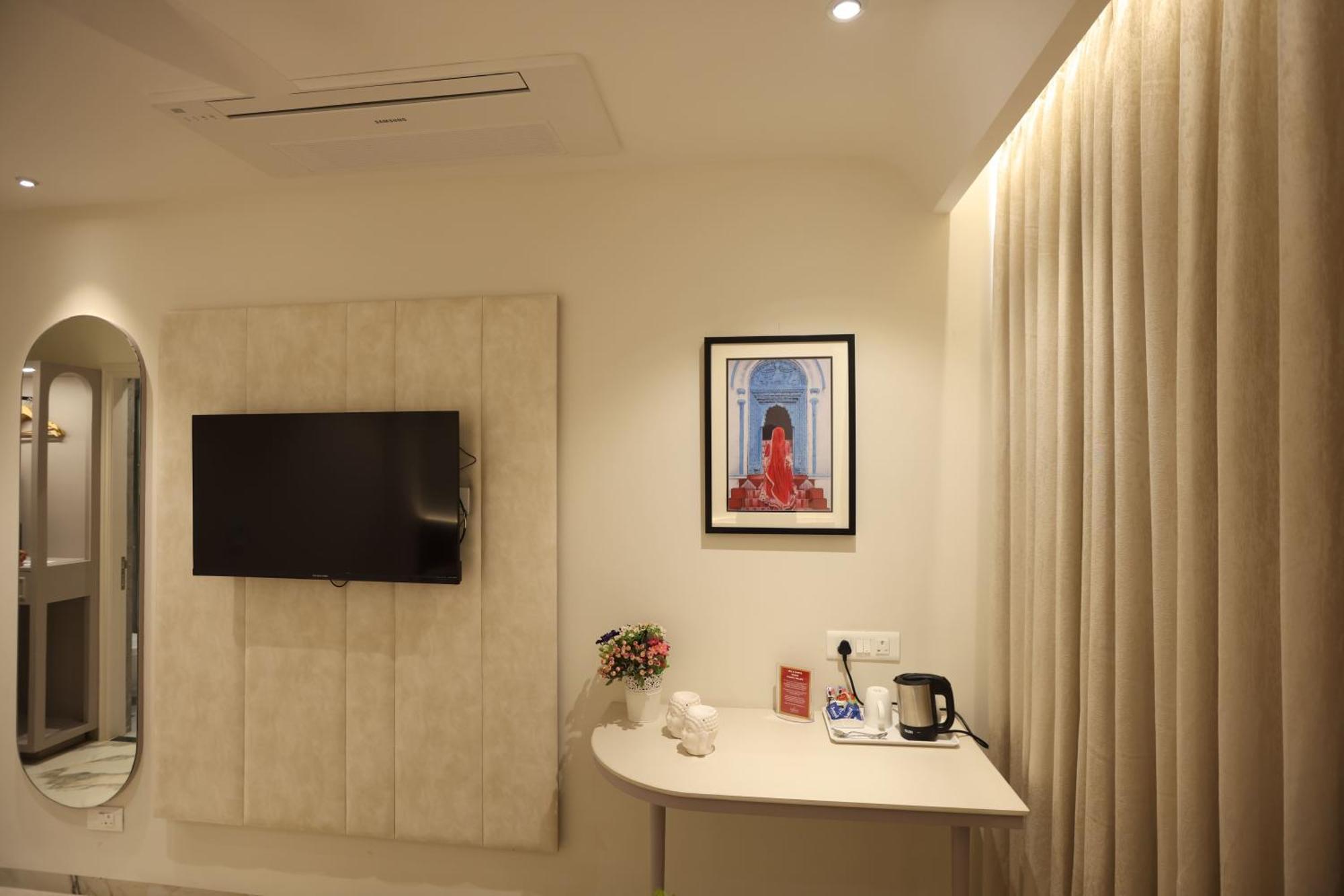 Hiraya Hotels Mohali Eksteriør billede