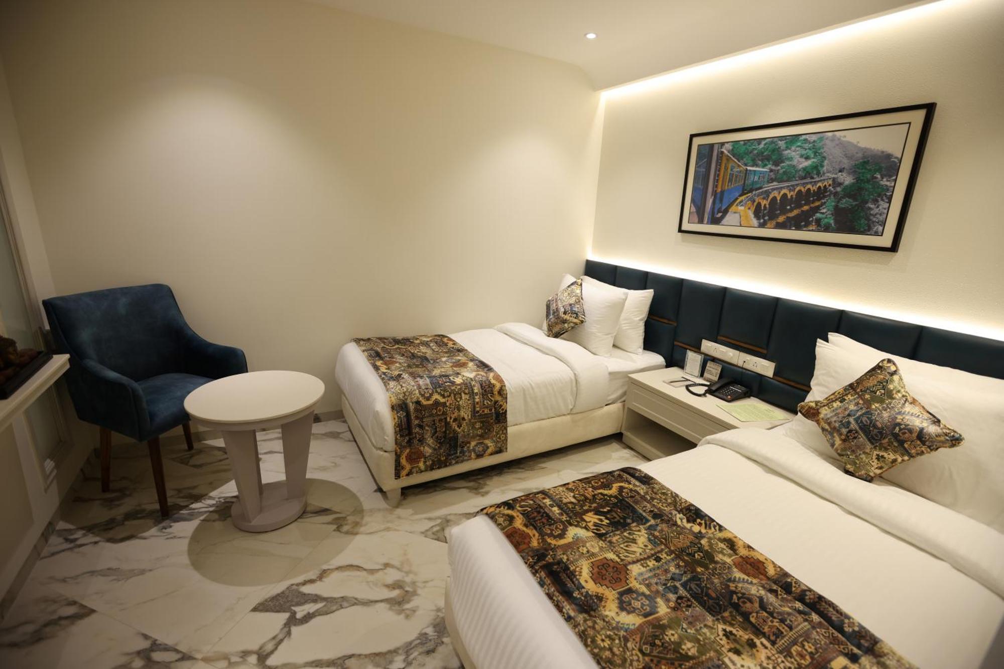 Hiraya Hotels Mohali Eksteriør billede