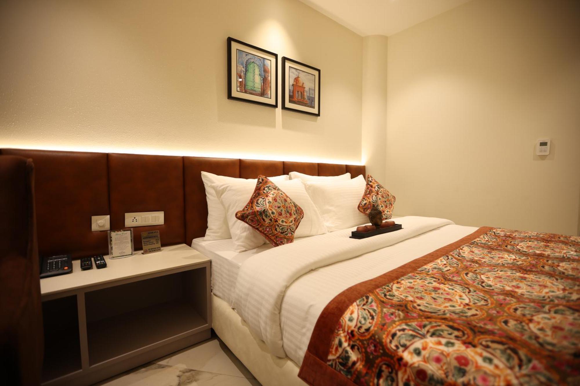 Hiraya Hotels Mohali Eksteriør billede