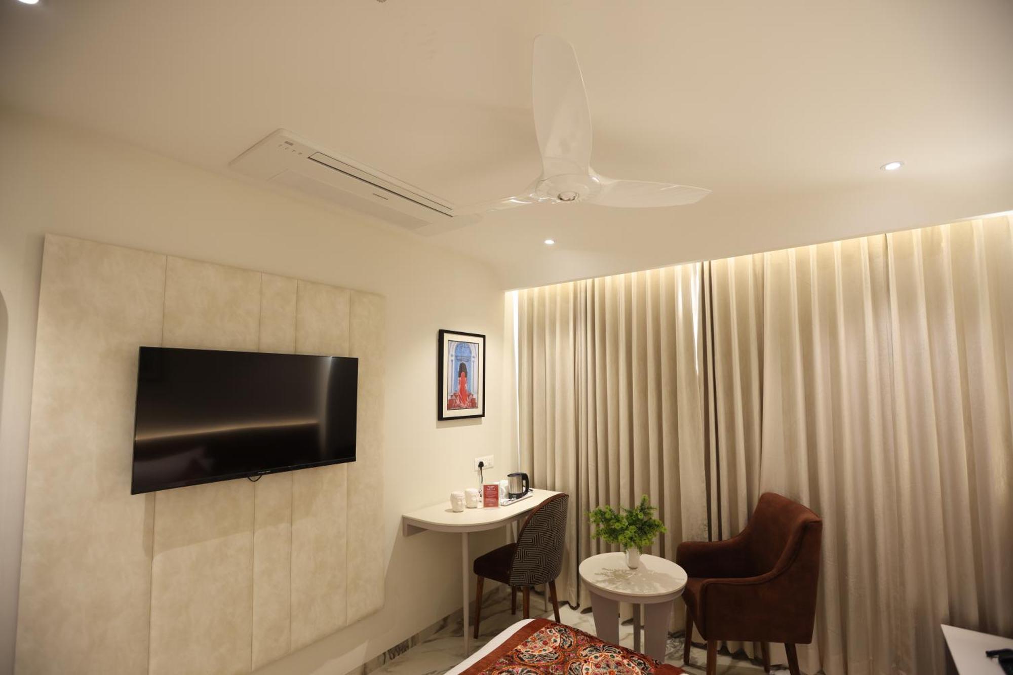 Hiraya Hotels Mohali Eksteriør billede