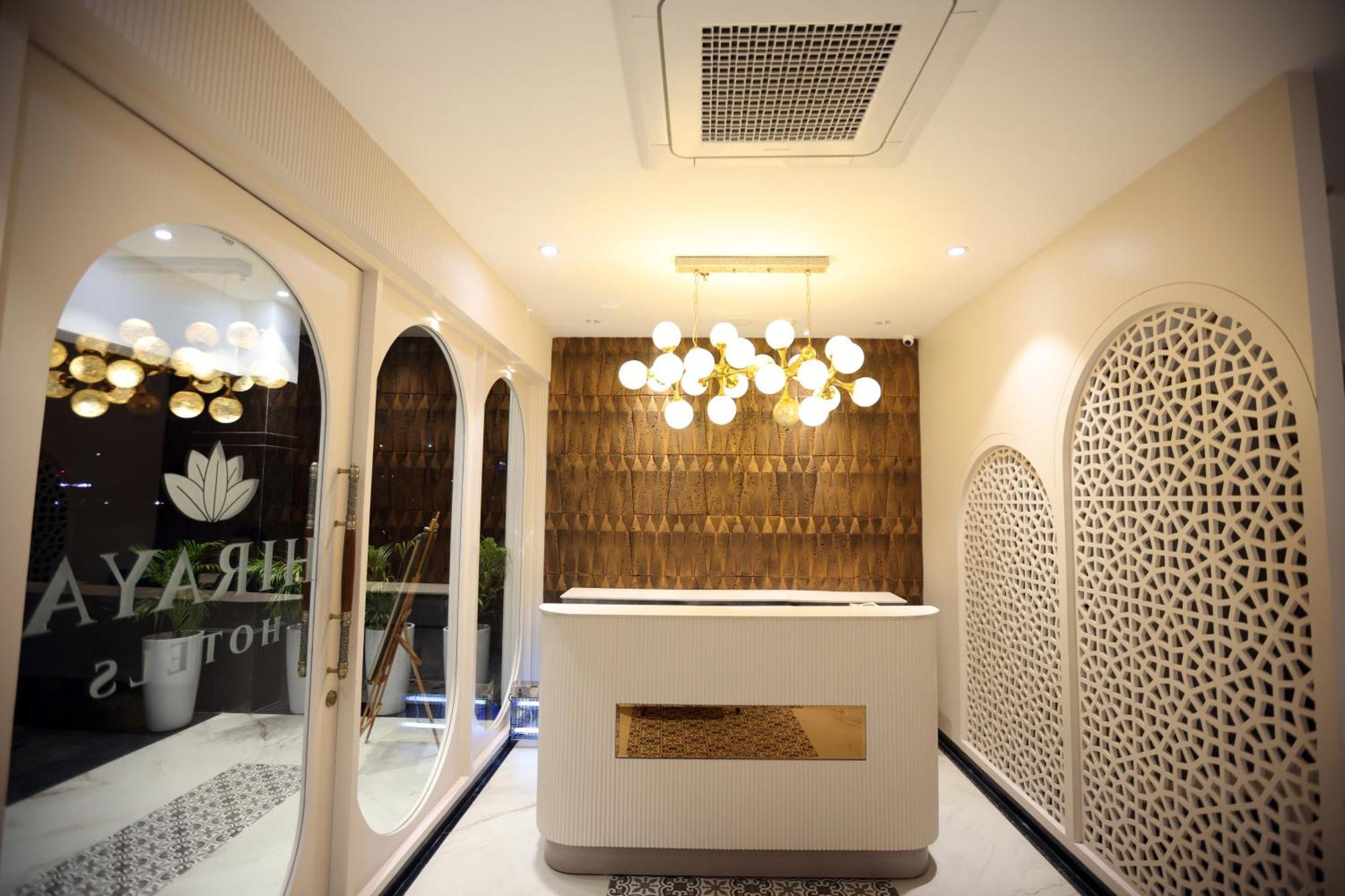 Hiraya Hotels Mohali Eksteriør billede