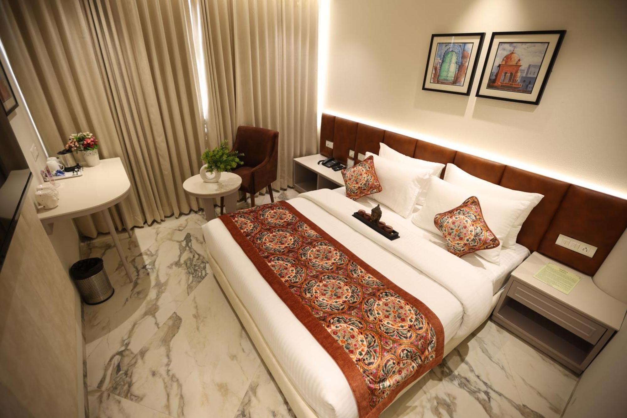 Hiraya Hotels Mohali Eksteriør billede